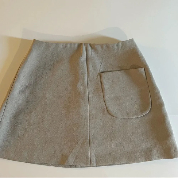 Wilfred beige silk one pocket mini skirt - Picture 4 of 11